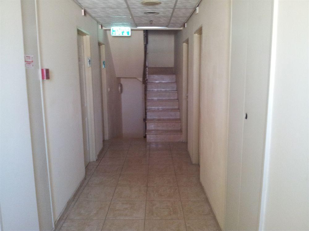 Faulty Towers Hotel Ейлат Екстер'єр фото