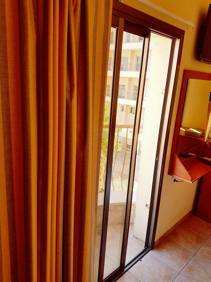 Faulty Towers Hotel Ейлат Екстер'єр фото